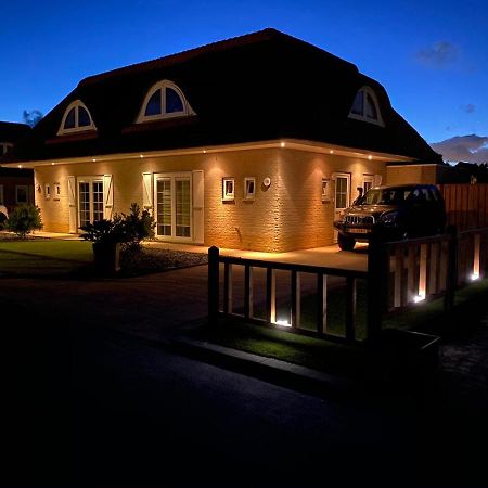 Beach Bungalow הלבושלאס מראה חיצוני תמונה