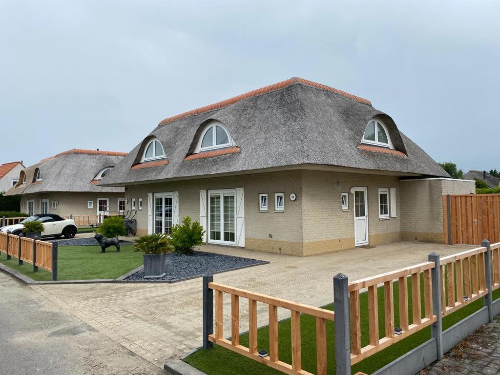 Beach Bungalow הלבושלאס מראה חיצוני תמונה
